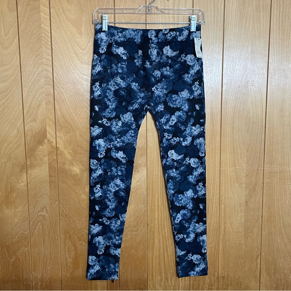 🦋$5🦋 New! size L/XL Floral Patterned Leggings